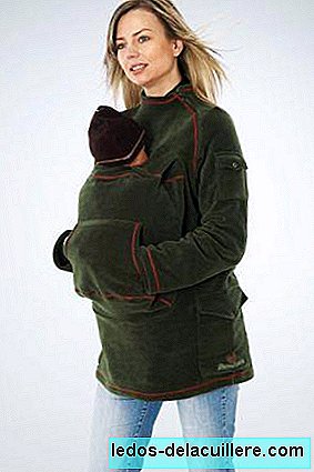معطف قطبي لأمي مع حاملة الأطفال