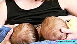 Breastfeed Twins