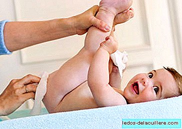 How to change the baby's diaper