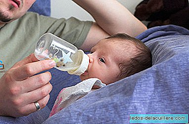 How to improve the emotional bond when the baby is fed with a bottle