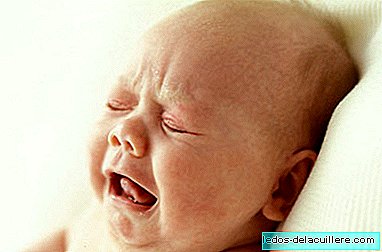 Ruhiges Baby weint