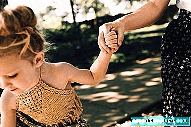 Barnvaktens armbåge: se upp för att dra barnens armar, det kan orsaka skador