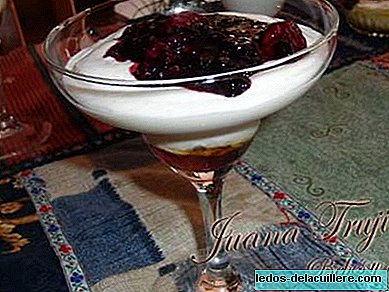 Cup of berries. Recipe for pregnant women