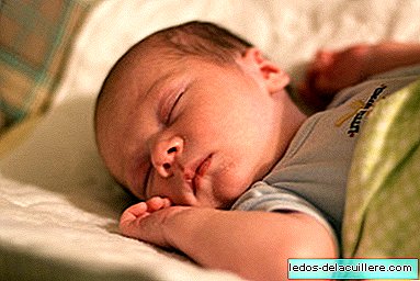 Kada kūdikiai miega visą naktį?