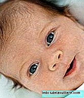 Dojenček začne jezik pridobivati ​​že od štirih dni življenja