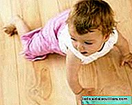 Stimulera krypning hos spädbarn