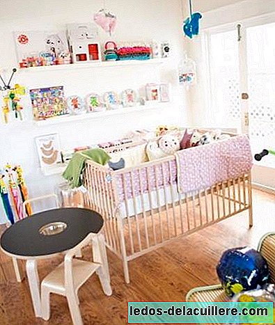 Økonomiske ideer for å dekorere babyens rom
