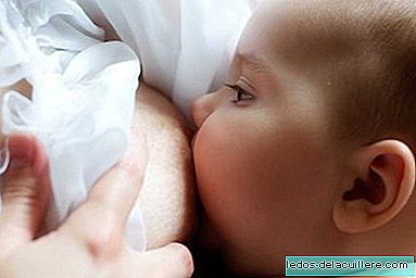 入院は、母乳のみの授乳を中断すべきではありません。