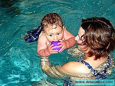 Child swimming, not advised in Germany for allergy cases