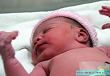 První průzkum novorozence: reflexy