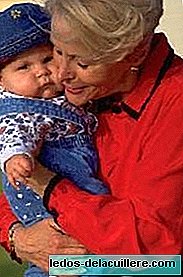 Grandmothers take care of their grandchildren more than dad himself according to a survey