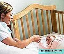 Det beste for babyen er å sove i barnesengen