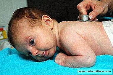 アンダルシアの赤ちゃんは誕生から病歴があります
