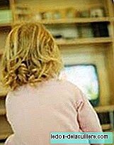 Os pais admitem usar a televisão como babá