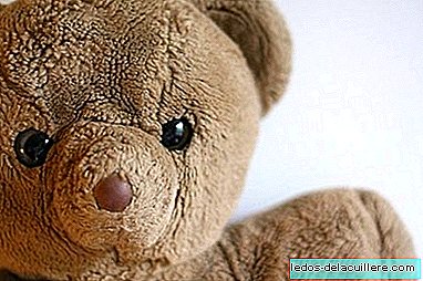 Mehr als 35% der britischen Erwachsenen schlafen mit einem Teddybär