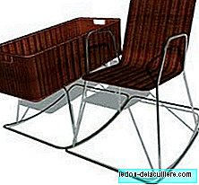 Design Schaukelstuhl mit eingebautem Kinderbett