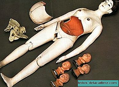 Bambole incinte del XIX secolo