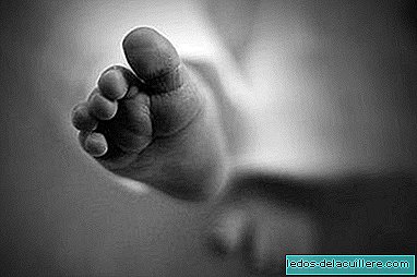 Pariskunnan vauva, joka omistautui aikaa virtuaaliselle vauvalle, kuolee