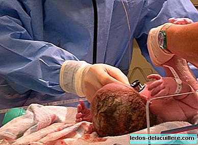 Eles operam uma garota pouco antes do nascimento