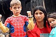 Little Spiderman saves baby from a fire, fiction or reality?