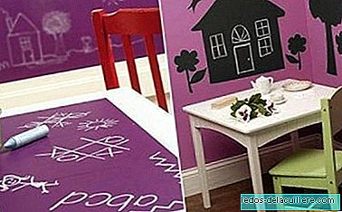 Adhesive boards to decorate the children's room