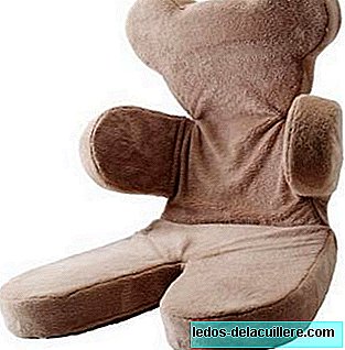 Children's armchair with a bear shape