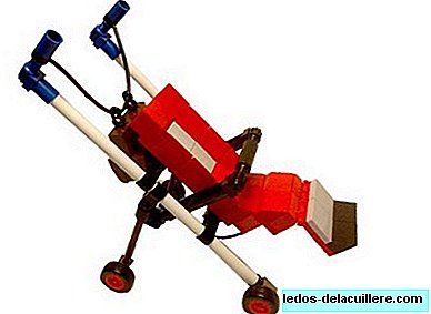 Kūdikių vežimėlis, pagamintas iš „Tente“ gabalų
