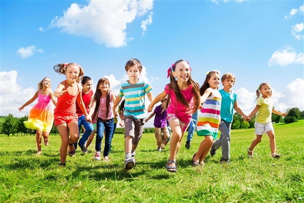 "المشاركة وإعادة التدوير": حتى يتمكن الأطفال الذين يواجهون صعوبات اجتماعية من اللعب هذا الصيف
