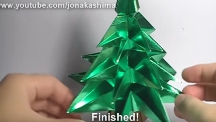 Come realizzare un albero di Natale di carta (video)