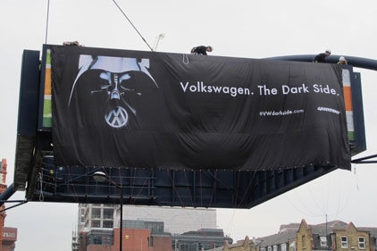VW Dark Side: Greenpeace campaign with children as activists