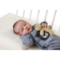 Pourquoi les bébés ne devraient pas utiliser un oreiller