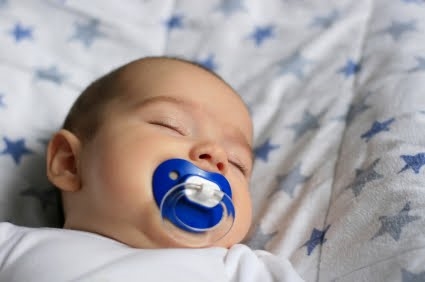 Aşı yapan bebekler ani ölüm riskini azaltmaya yardımcı olabilir